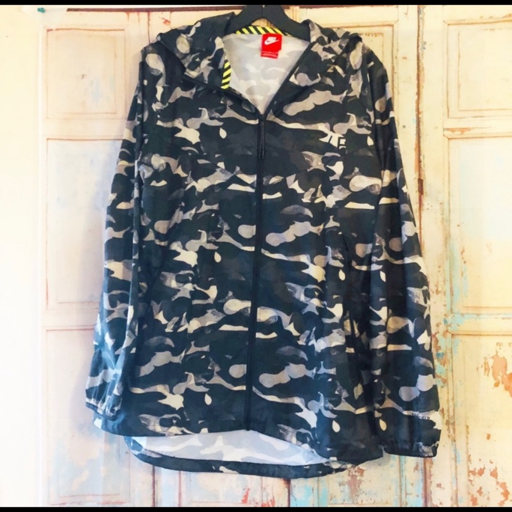 Nike Camo Windbreaker